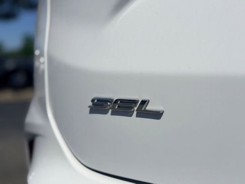 Certified 2023 Ford Edge SEL w/ Convenience Package AWD/4WD image 9