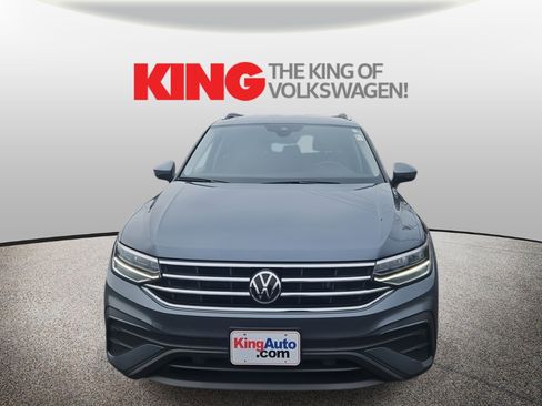 Certified 2024 Volkswagen Tiguan SE image 9