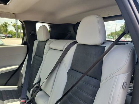 New 2025 Mitsubishi Outlander SE image 14