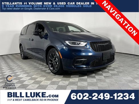 Certified 2024 Chrysler Pacifica Limited image 1