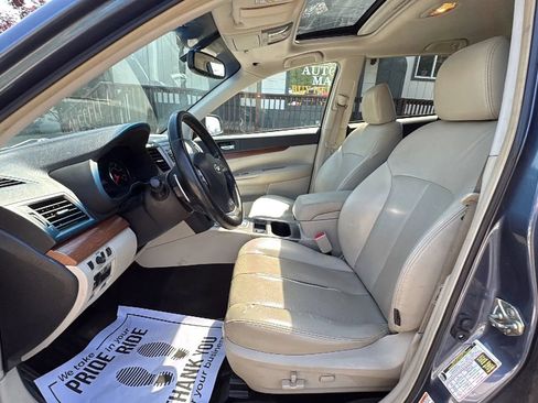 Used 2014 Subaru Outback 2.5i Limited w/ Moonroof Package AWD/4WD image 12