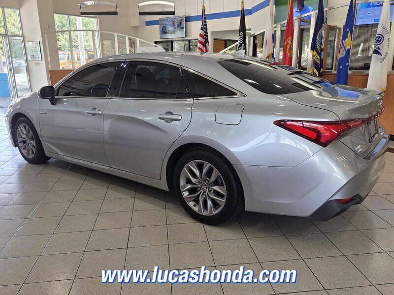 Used 2019 Toyota Avalon XLE w/ Moonroof Package FWD image 6
