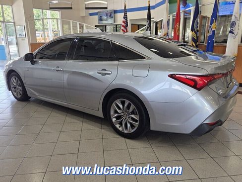 Used 2019 Toyota Avalon XLE w/ Moonroof Package FWD image 6