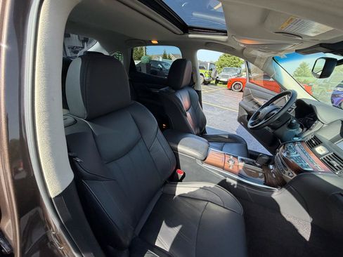 Used 2015 INFINITI Q70 3.7 w/ Deluxe Touring Package AWD/4WD image 41