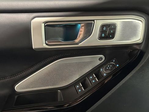 Used 2022 Ford Explorer Platinum w/ Equipment Group 601A image 22