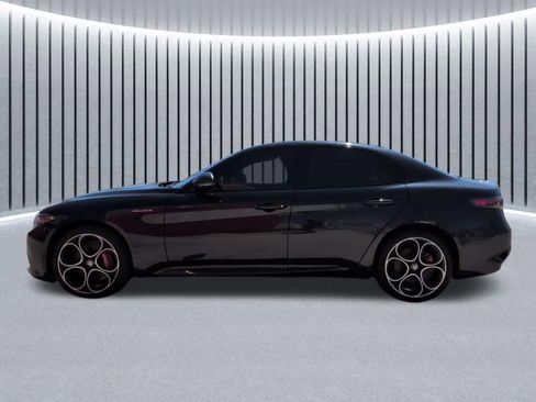 Used 2024 Alfa Romeo Giulia Veloce AWD/4WD image 14