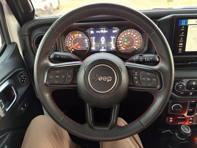 Used 2024 Jeep Wrangler Unlimited Rubicon AWD/4WD image 8