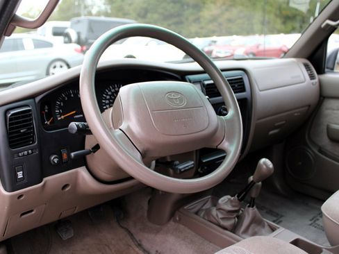 Used 1999 Toyota Tacoma 4x4 Xtracab V6 image 16