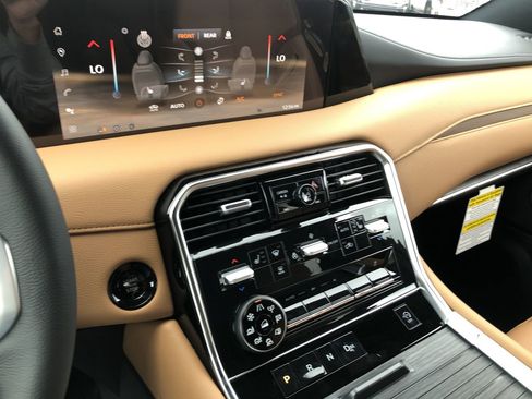 New 2025 Nissan Armada SL w/ Captain's Chari Seat Package image 32