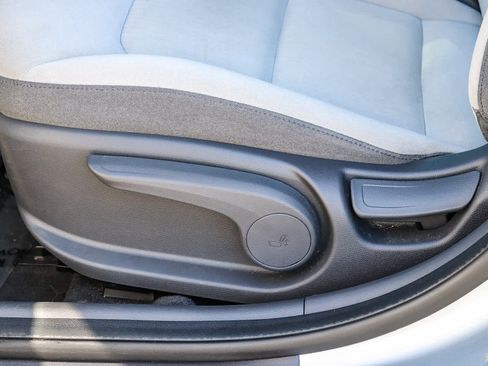 Used 2022 Hyundai Ioniq SE image 22