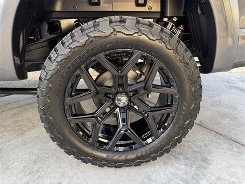 Used 2024 Ford F150 Lariat w/ Equipment Group 502A High image 12