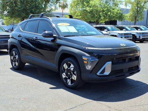 Certified 2025 Hyundai Kona SEL AWD/4WD image 7