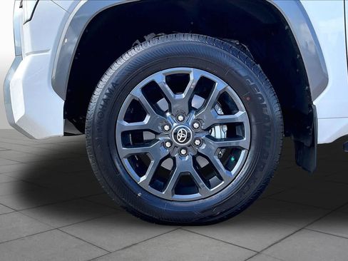 Used 2023 Toyota Tundra Limited w/ Power Package AWD/4WD image 7