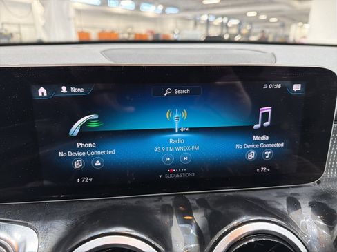 Used 2020 Mercedes-Benz GLB 250 4MATIC image 13