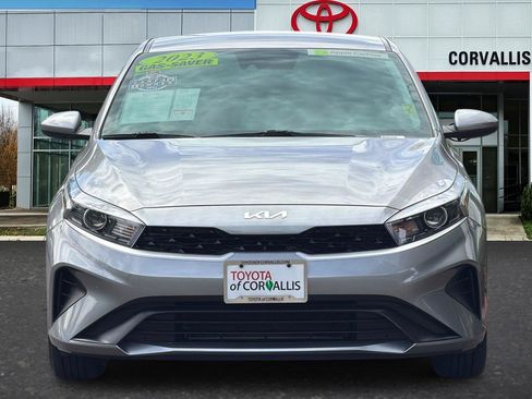Used 2023 Kia Forte LXS FWD image 9