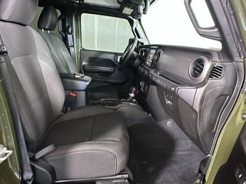 Used 2023 Jeep Wrangler Unlimited w/ Cold Weather Group AWD/4WD image 30