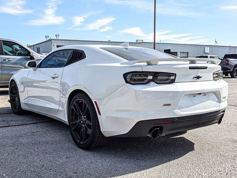 Used 2021 Chevrolet Camaro SS RWD image 4