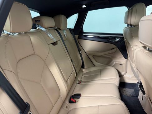 Certified 2026 Porsche Macan AWD/4WD image 19