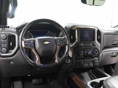 Used 2019 Chevrolet Silverado 1500 High Country image 9