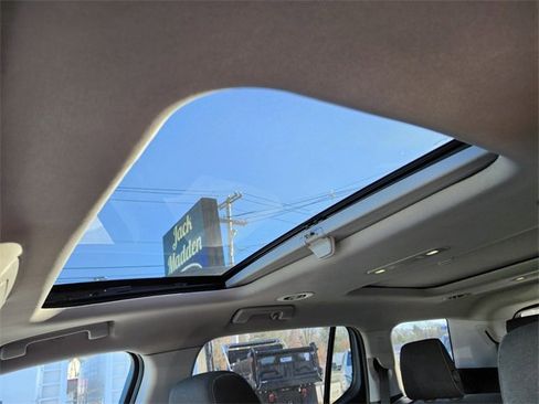 Used 2017 GMC Acadia SLE w/ Driver Alert Package I image 21