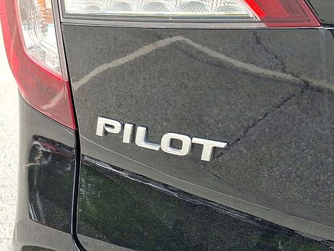 Used 2021 Honda Pilot Black Edition image 24