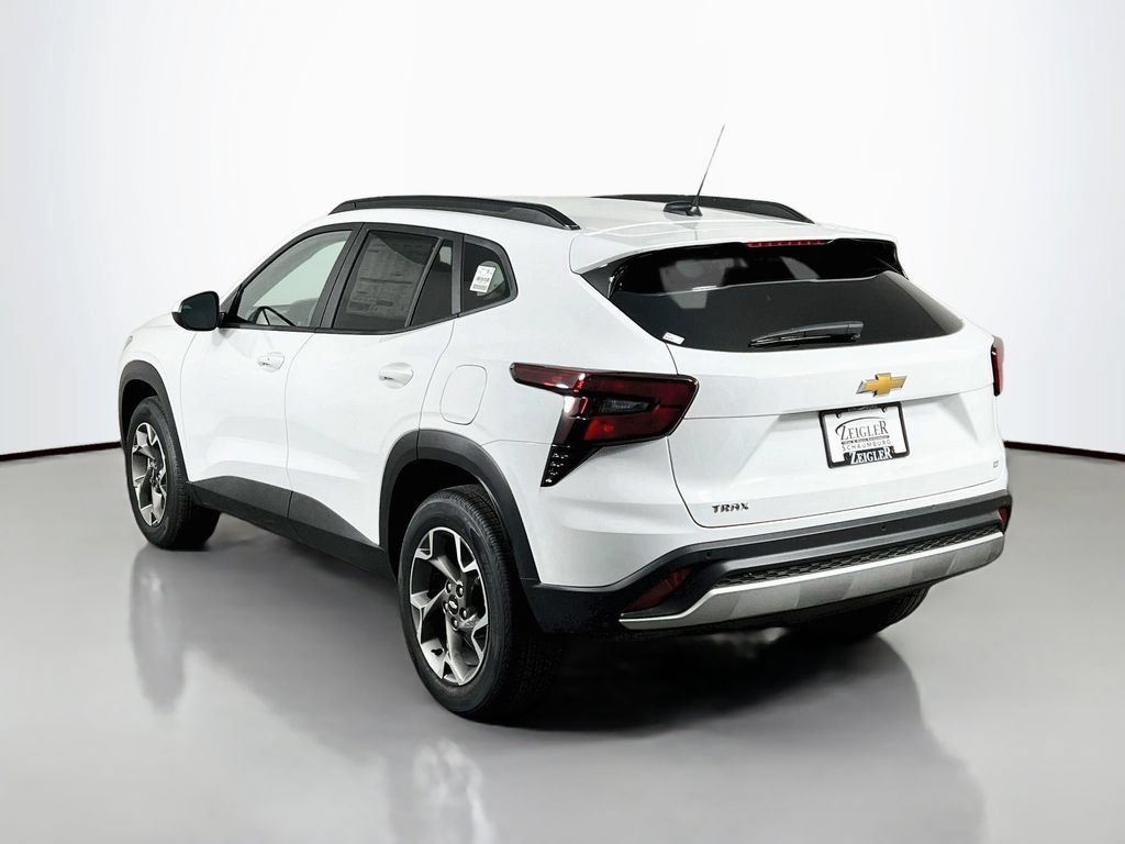 New 2026 Chevrolet Trax LT w/ Driver Confidence Package FWD image 7