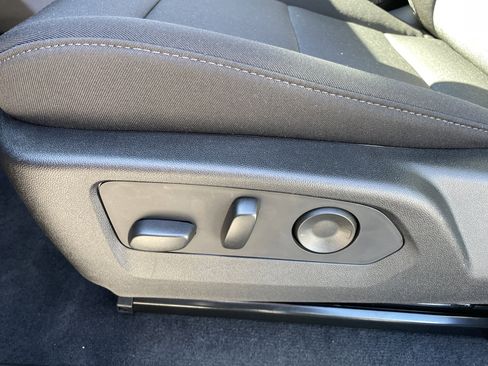 New 2026 Chevrolet Colorado W/T image 34