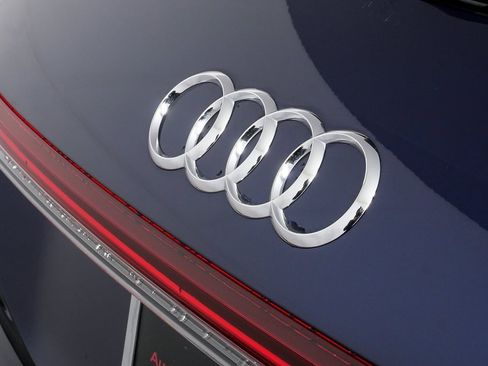 Used 2023 Audi Q4 e-tron Prestige image 36