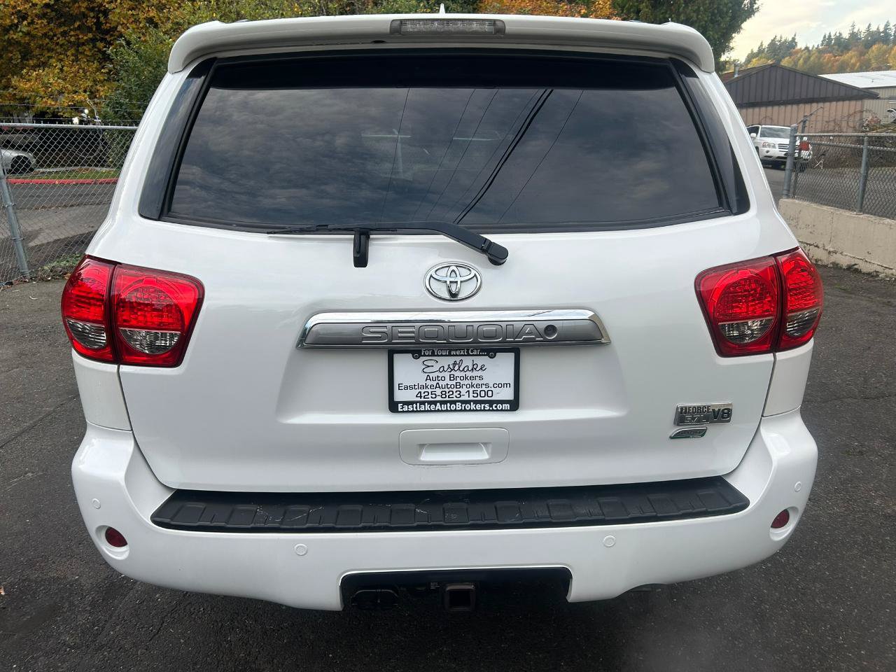 Used 2014 Toyota Sequoia Platinum w/ Preferred Accessory Package AWD/4WD image 6