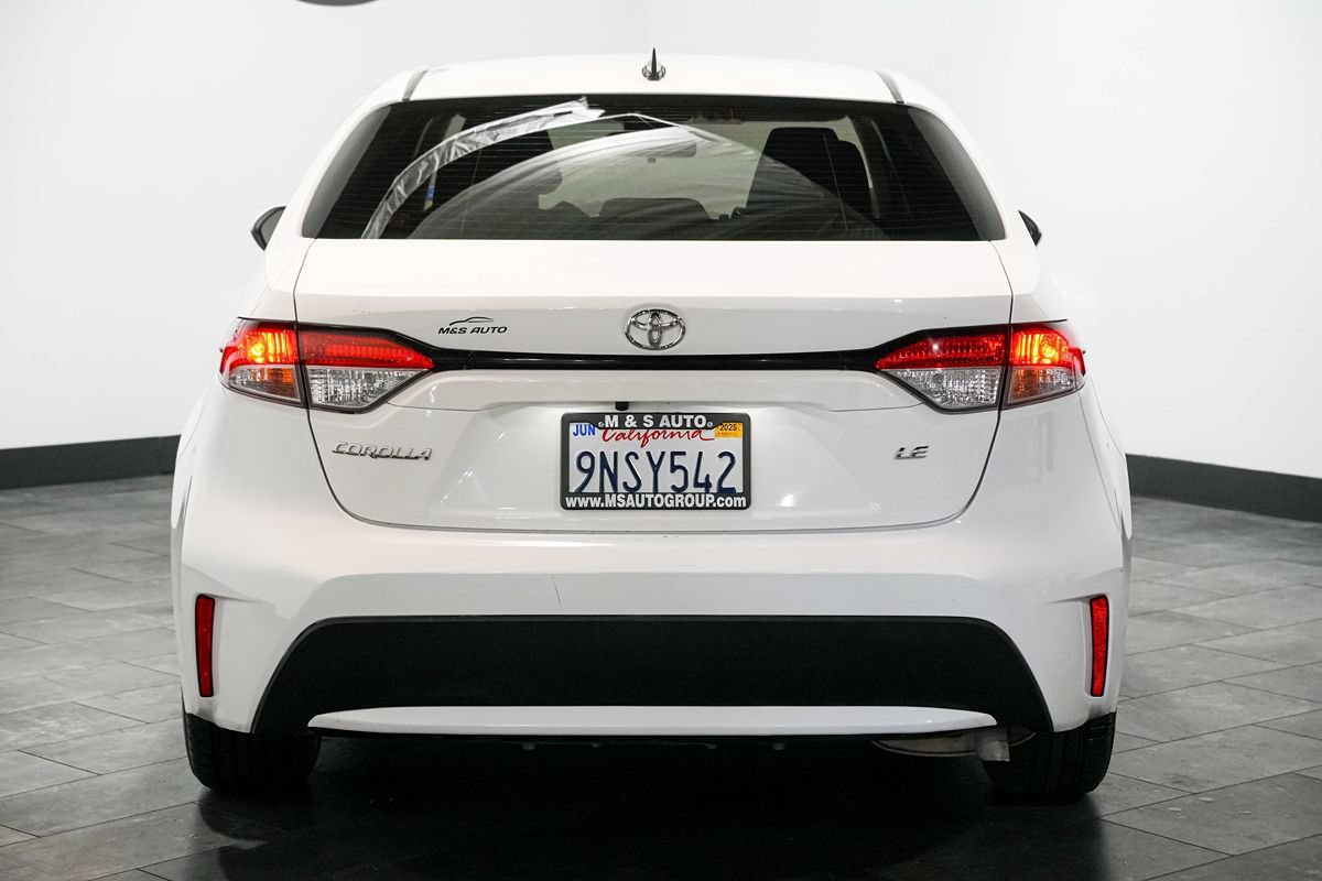 Used 2022 Toyota Corolla LE FWD image 5