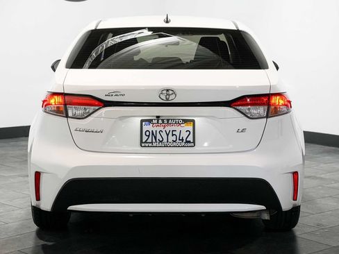 Used 2022 Toyota Corolla LE FWD image 5
