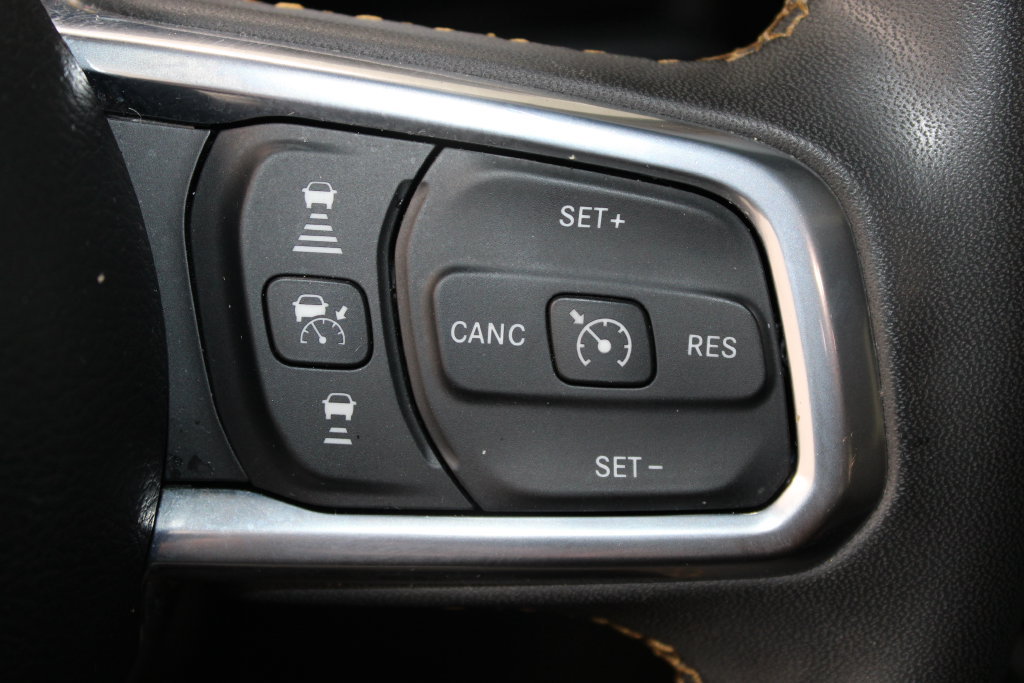 Used 2024 Jeep Wrangler Unlimited Sahara AWD/4WD image 21