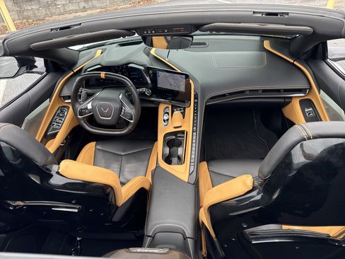 Used 2021 Chevrolet Corvette Stingray Preferred Conv w/ Z51 Performance Package RWD image 40