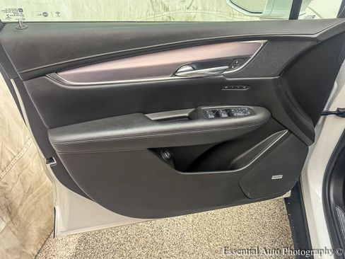 Used 2017 Cadillac XT5 Luxury w/ Driver Awareness Package AWD/4WD image 21