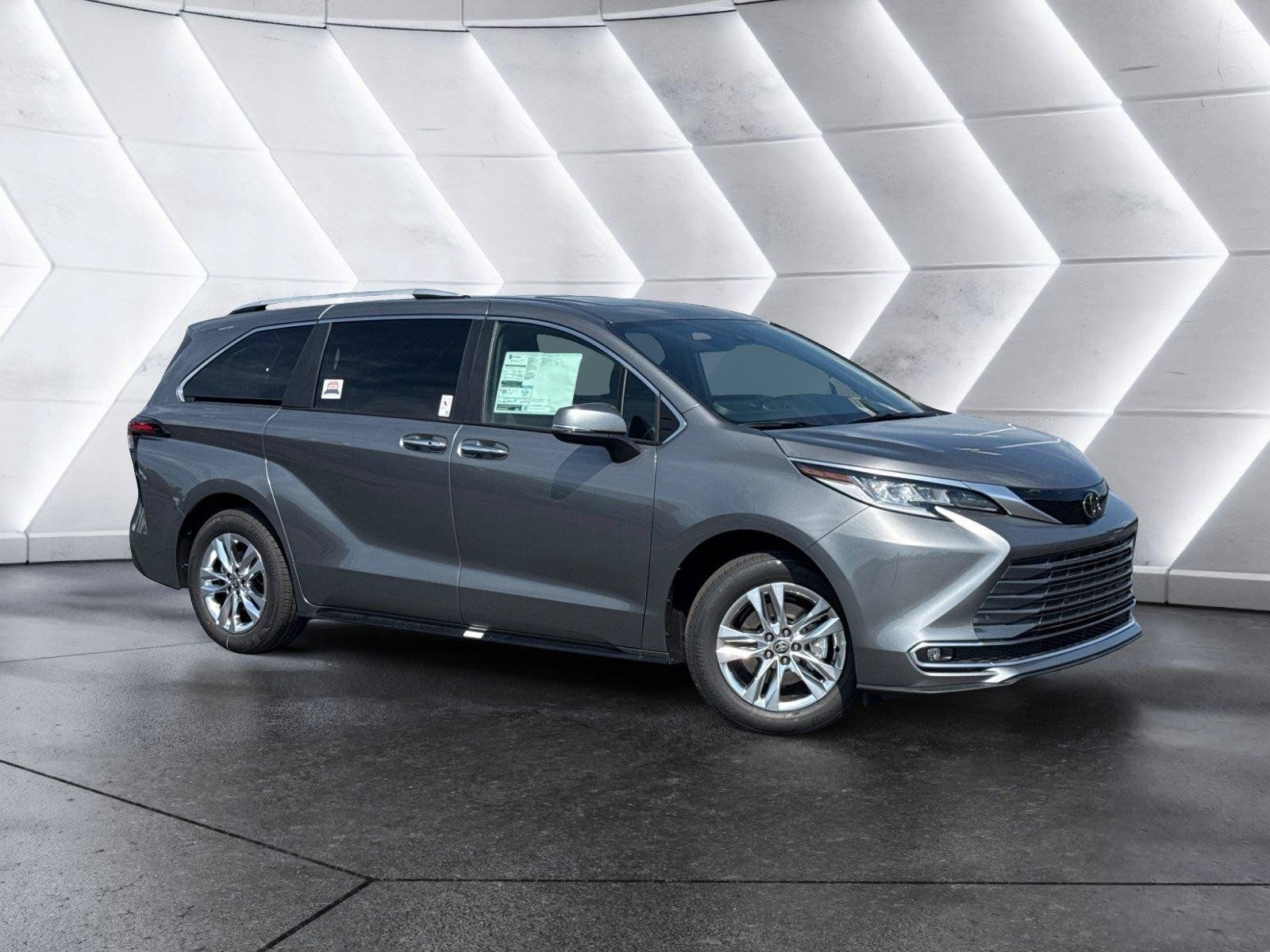 Used 2026 Toyota Sienna Limited AWD/4WD image 1