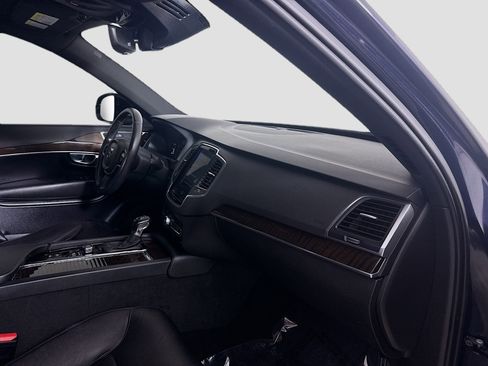 Used 2019 Volvo XC90 T5 Momentum w/ Protection Package Premier FWD image 30