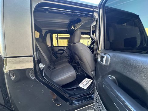 Used 2022 Jeep Gladiator Sport AWD/4WD image 10