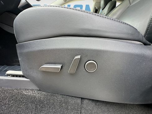Used 2024 Tesla Model Y Long Range RWD image 18