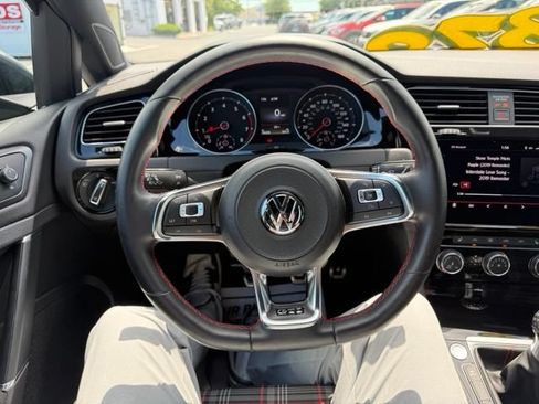 Used 2018 Volkswagen GTI SE FWD image 13