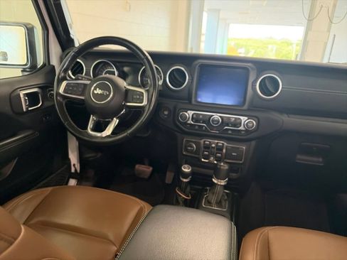 Used 2020 Jeep Gladiator Overland w/ Popular Equipment Package AWD/4WD image 9