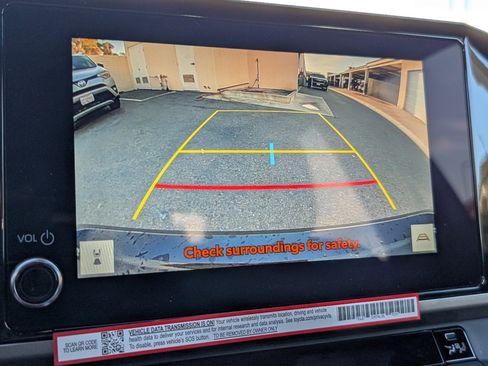 Used 2026 Toyota Camry SE w/ Convenience Package image 6