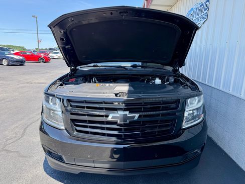 Used 2019 Chevrolet Suburban Premier AWD/4WD image 9