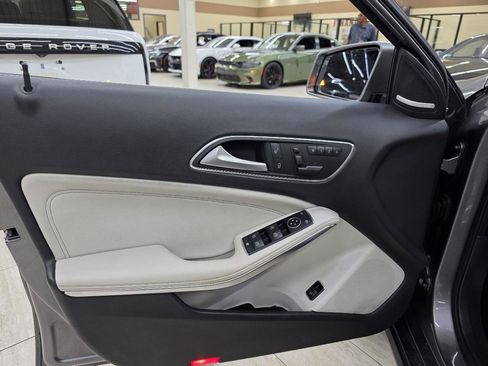 Used 2017 Mercedes-Benz GLA 250 w/ Premium Package image 39