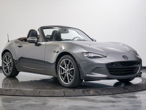 Used 2019 MAZDA MX-5 Miata Grand Touring image 15