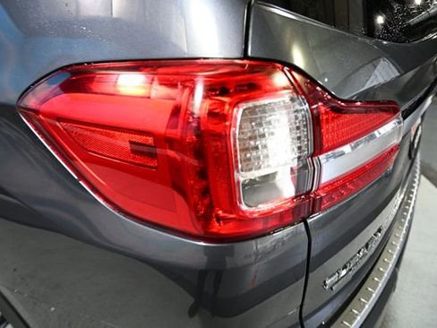 Used 2022 Subaru Ascent Limited w/ Technology Package image 12