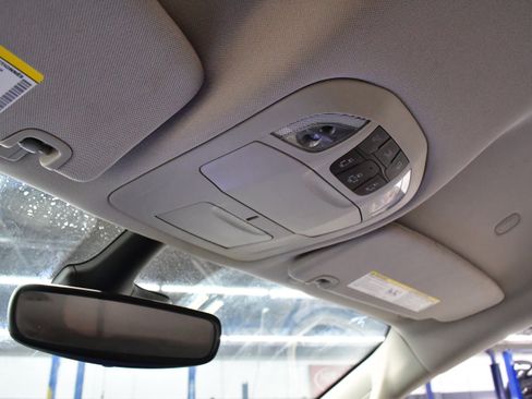 Used 2023 Chrysler Pacifica Touring-L FWD image 28