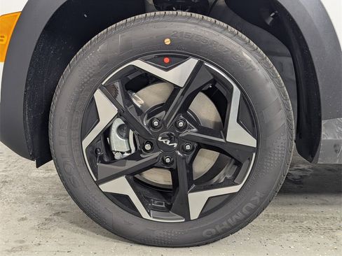 New 2026 Kia Seltos S image 9