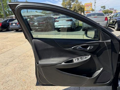 Used 2019 Chevrolet Malibu LS image 12