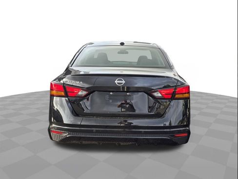 Used 2025 Nissan Altima 2.5 SV image 6