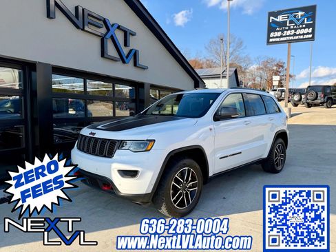 Used 2021 Jeep Grand Cherokee Trailhawk w/ Premium Lighting Group image 1